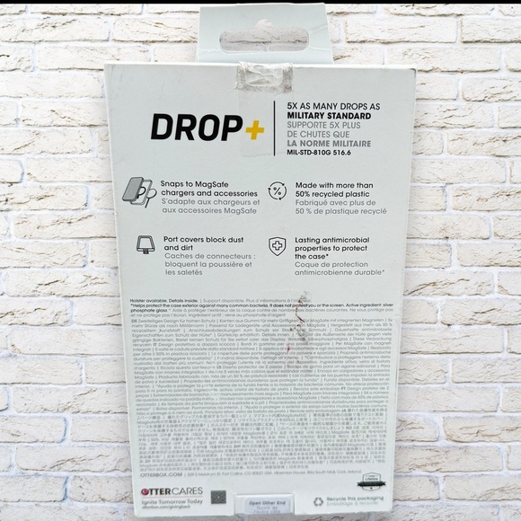 NIB OtterBox Symmetry Series MagSafe | iPhone 15 Pro - Clear and Black - Picture 2 of 2